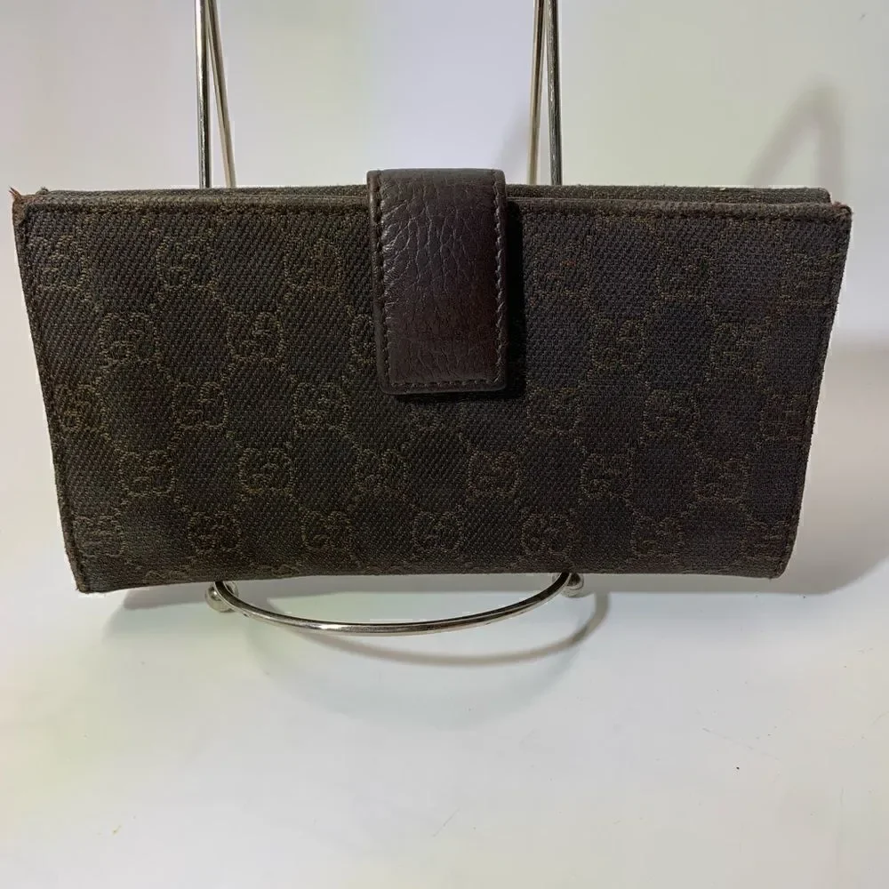 Authentic GUCCI GG Logo Long Wallet. brown